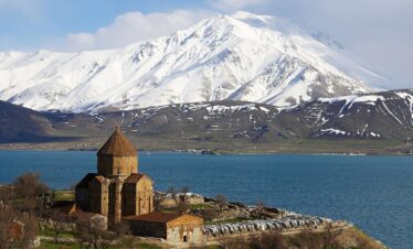 Istanbul To Lake Van District 2 Day Tour