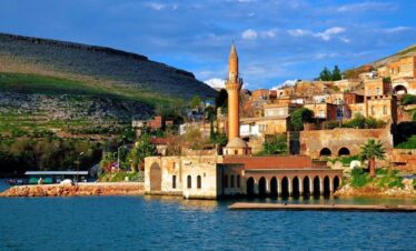 3-Day Tour to Nemrut and Gobekli Tepe from Istanbul