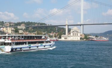Istanbul Bosphorus Cruise, Bus Tour & Dolmabahce