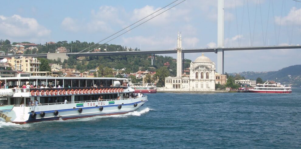Istanbul Bosphorus Cruise, Bus Tour & Dolmabahce