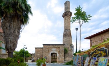Broken Minaret