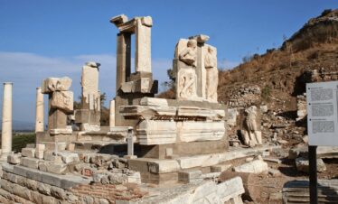 Memmius Monument